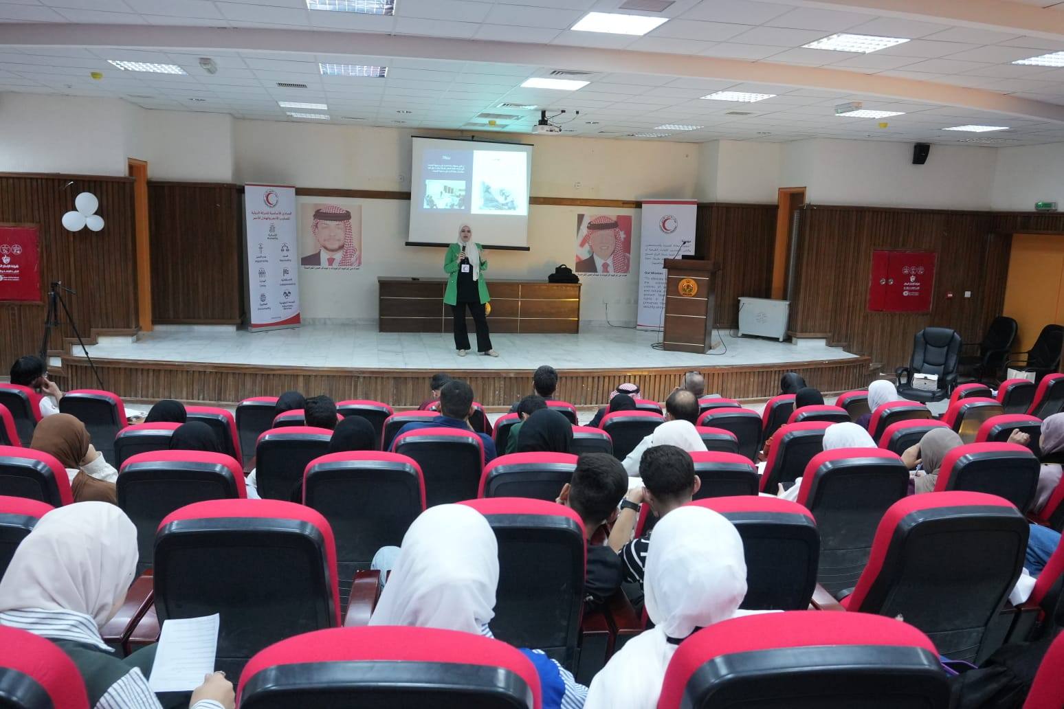  ورشة تعريفية عن الحركة الدولية للصليب الأحمر والهلال الأحمر في جامعة الحسين بن طلال